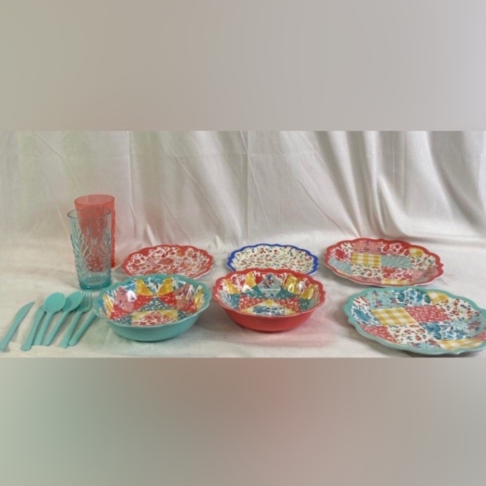 🌺 NWOT Pioneer Woman Picnic Dinnerware Set (items out of PW Picnic Basket) - Picture 1 of 5